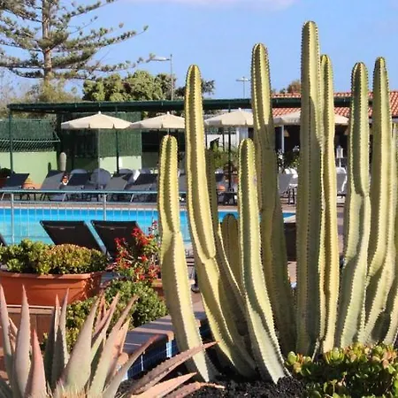 Aqua Beach Bungalows - Gay Men Only